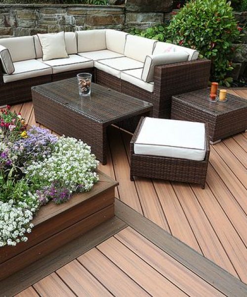 Outdoor deck and garden | Featured Image for the Hardware Supplies Brisbane Page of Versace Timbers.